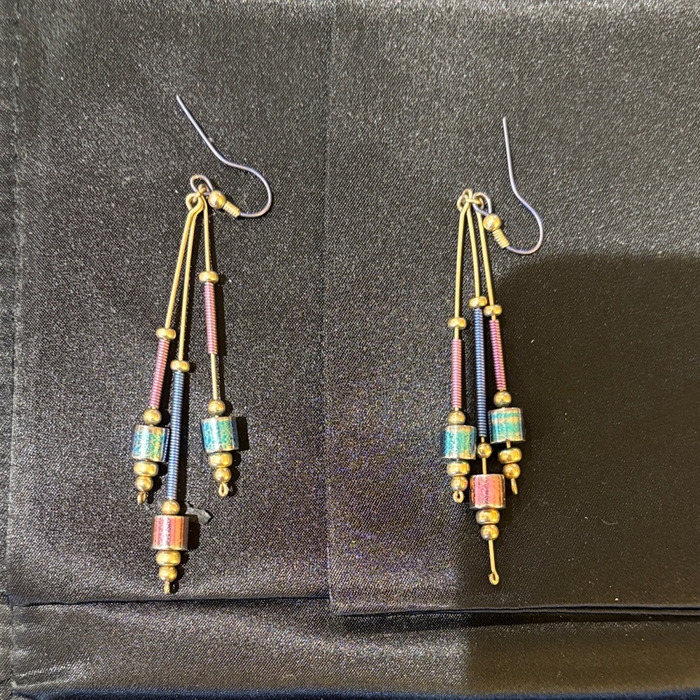 Colorful Geometric Necklace and Earring Set - Picture 3 of 3